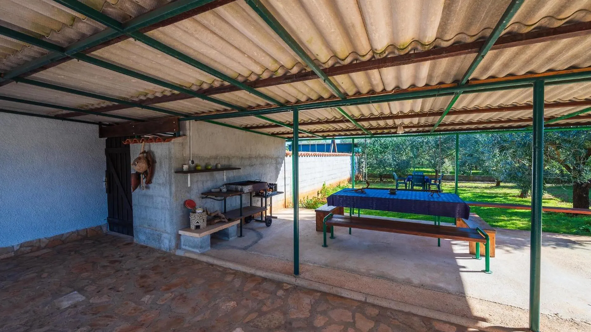 Nice Apartment In Liznjan With Kitchen