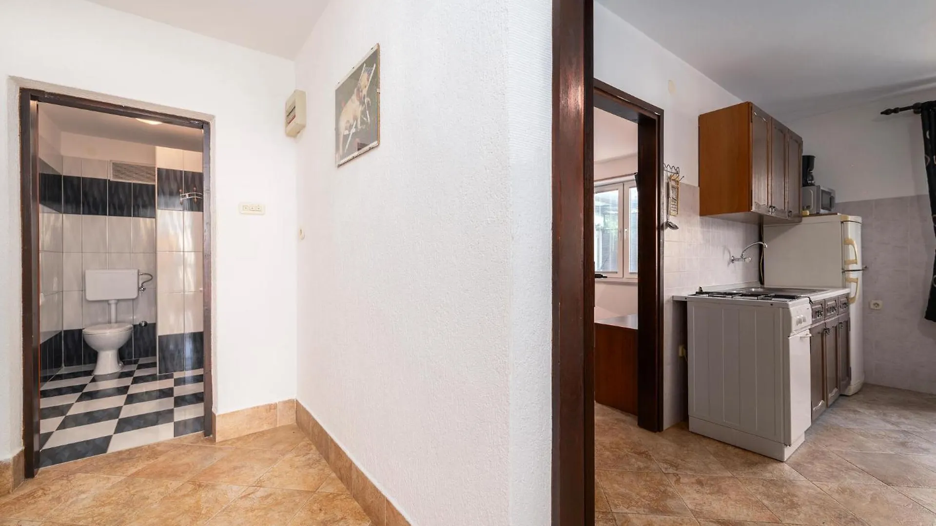 Nice Apartment In Liznjan With Kitchen